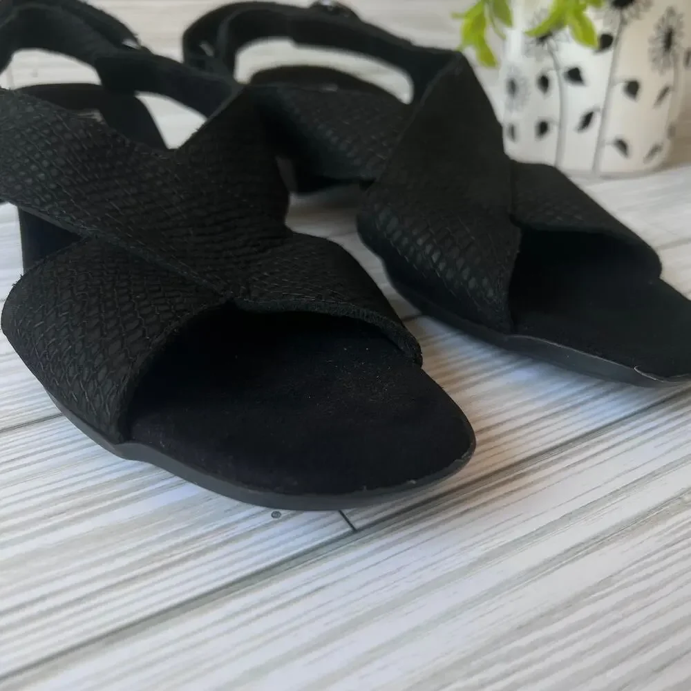 Munro 'Jenny' Black Lizard Print Nubuck Open-Toe Sandals Size: 8.5N Narrow Fit - Picture 6 of 13